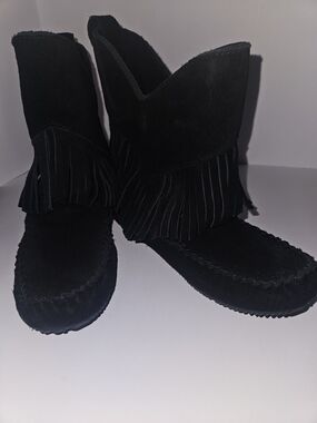 Manitobah Mukluks Boots Womens  8 Black Suede Fringe Okotoks Boho Booties